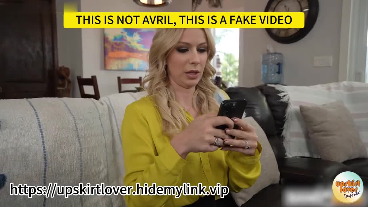 Naked Avril Lavigne Deepfake - Deepfades